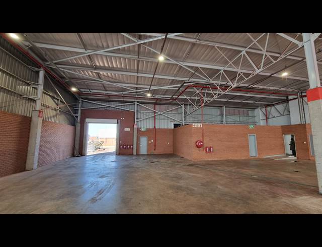 1,223M² WAREHOUSE TO LET IN GLEN MARAIS